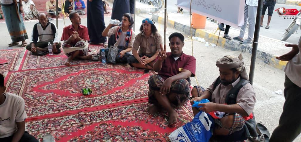 إستجابة لدعوة انتقالي حضرموت أبناء الشحر يشاركون مخيم اعتصام شعبي واسع بالمكلا