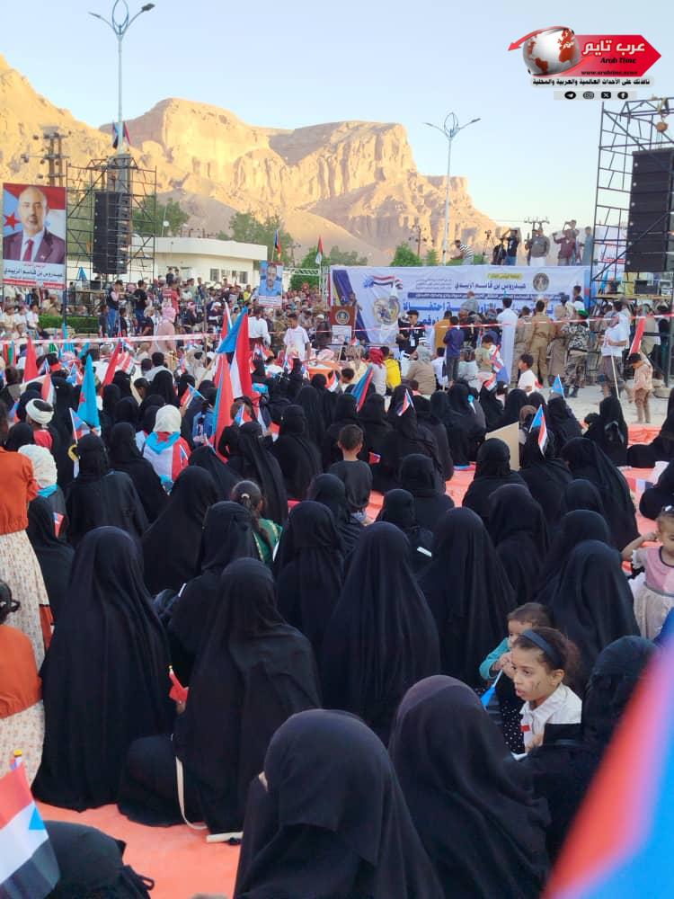 رئيس تنفيذية انتقالي الشحر يهنئ أبناء المديرية على نجاح المليونية ويشيد بالمشاركة الواسعة 3 رئيس تنفيذية انتقالي الشحر يهنئ أبناء المديرية على نجاح المليونية ويشيد بالمشاركة الواسعة