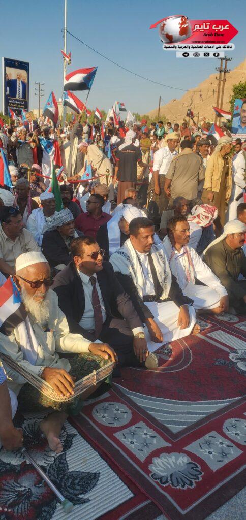 رئيس تنفيذية انتقالي الشحر يهنئ أبناء المديرية على نجاح المليونية ويشيد بالمشاركة الواسعة 6 رئيس تنفيذية انتقالي الشحر يهنئ أبناء المديرية على نجاح المليونية ويشيد بالمشاركة الواسعة