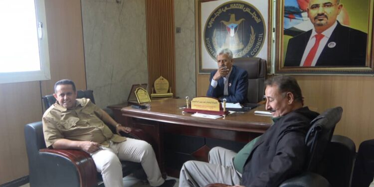 فريق التوجيه والرقابة الرئاسي بلحج يهنئ الرئيس الزُبيدي بمناسبة الانتصارات الجنوبية في وادي حضرموت والمهرة