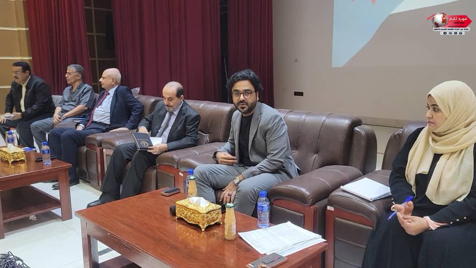 خلال إستقباله فريق التوجيه والرقابة الرئاسي.. 2 خلال إستقباله فريق التوجيه والرقابة الرئاسي..