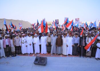 بحضور الشيخ باكريت والسلطان بن عفرار.. حشود المسيلة تنضم إلى ساحة الاعتصام الشعبي المفتوح بالغيضة وتطالب بإعلان دولةالجنوبالعربي