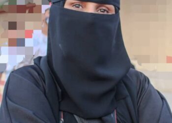 كيف لنا أن نخرج من عنق الزجاجة، وألا نظل عالقين فيه متفرجين، فيما الوضع كارثي؟