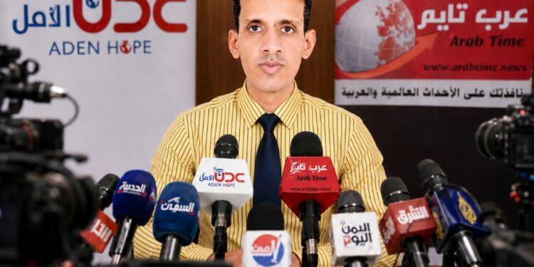 العميد الركن/ عبدالعزيز البتول.. رجل المرحلة وصوت المبادئ في زمن التحديات العميد الركن/ عبدالعزيز البتول.. رجل المرحلة وصوت المبادئ في زمن التحديات