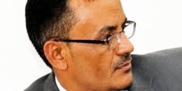 حكومة الوصاية من صفقة الإفراج عن القتلة إلى تجهيز مطارات الجنوب لصواريخ الحوثي