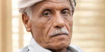 مدير التربية والتعليم بمديرية يافع رُصُد يُعزّي الإعلامي راجح العمري في وفاة والده الشيخ عبدالرب
