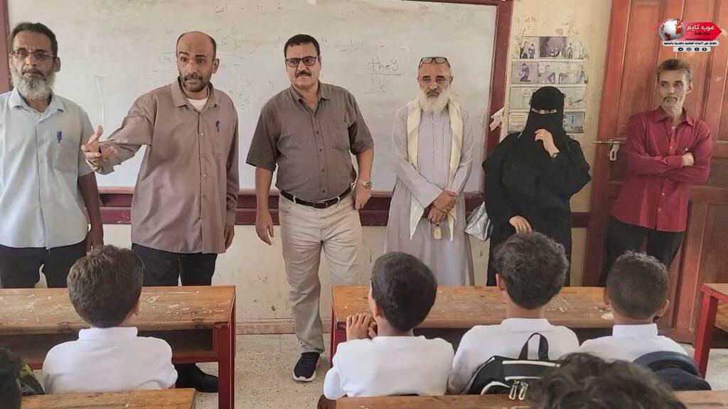 مدير البريقة يشيد بمستوى إقبال الطلبة وإنتظام المعلمين في أول أيام العام الدراسي الجديد 1 مدير البريقة يشيد بمستوى إقبال الطلبة وإنتظام المعلمين في أول أيام العام الدراسي الجديد