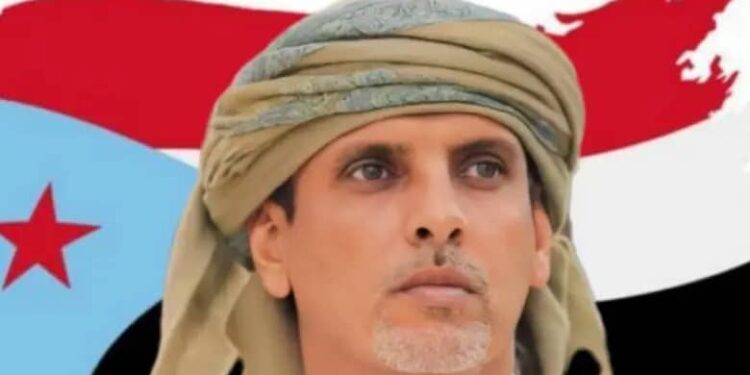 الشيخ باكريت يعزي رئيس الغرفة التجارية بالمهرة في وفاة الشيخ محمد خودم مغفيق
