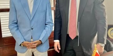 لقاء استثنائي يجمع الناشط الجنوبي عبدالرزاق باخبيره بمستشار السيسي وزير الخارجية المصري الأسبق معالي السفير محمد العرابي لقاء استثنائي يجمع الناشط الجنوبي عبدالرزاق باخبيره بمستشار السيسي وزير الخارجية المصري الأسبق معالي السفير محمد العرابي